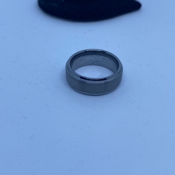 8mm Polished Step Edge Matte Brushed Finish Center Tungsten Ring Men’s Size 8.5 - Picture 5 of 7